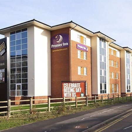 Premier Inn Burton On Trent Central Exterior photo