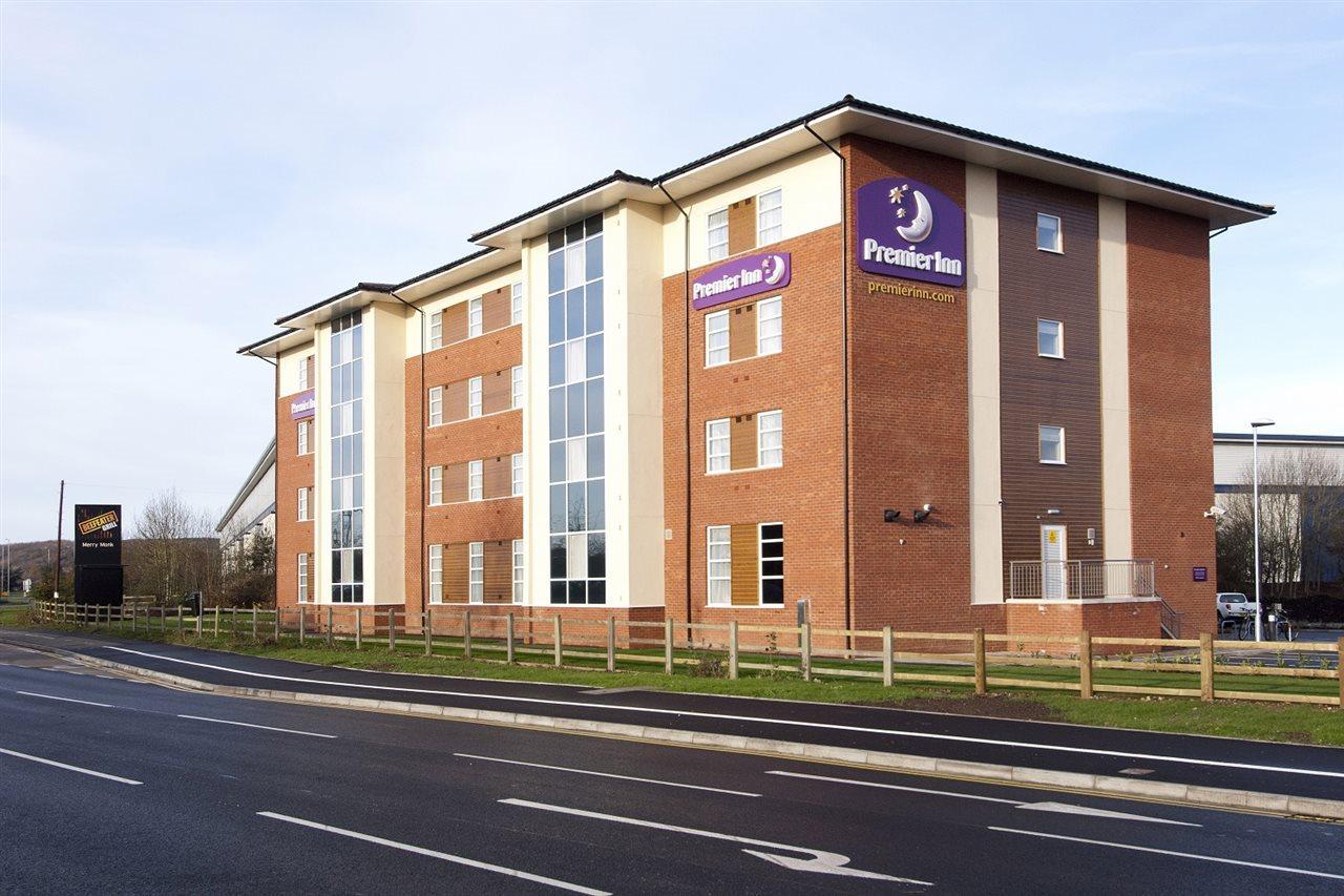 Premier Inn Burton On Trent Central Exterior photo