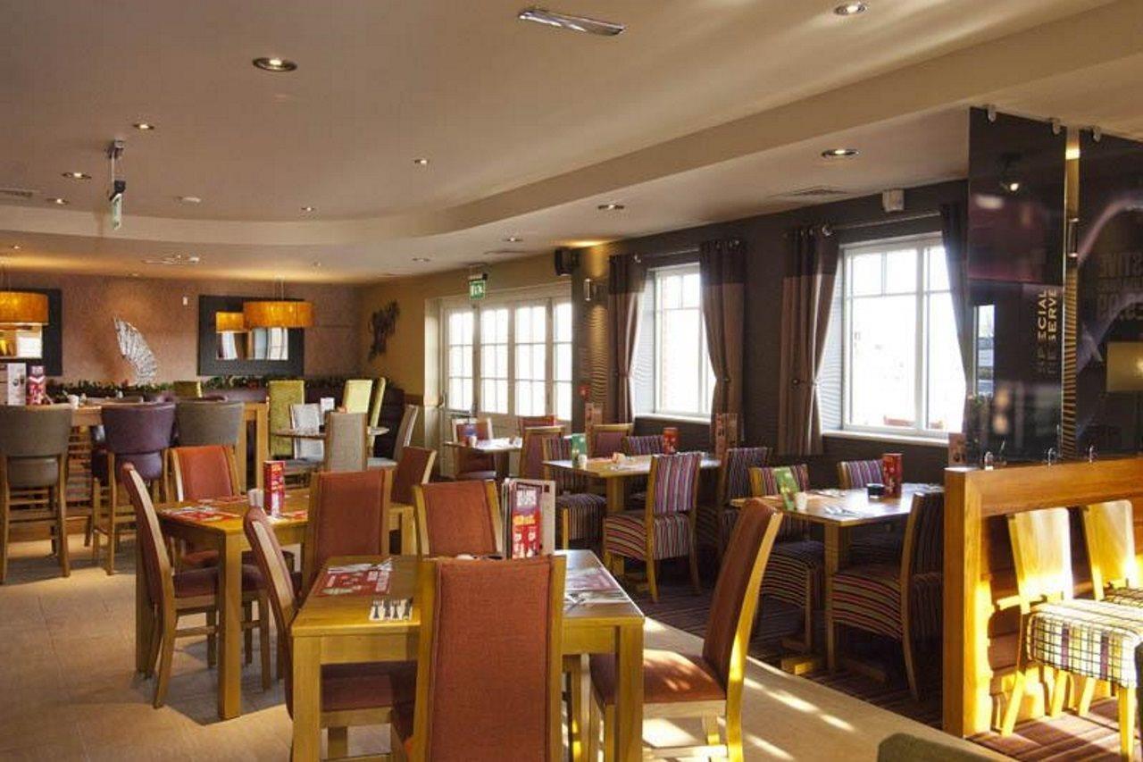 Premier Inn Burton On Trent Central Exterior photo