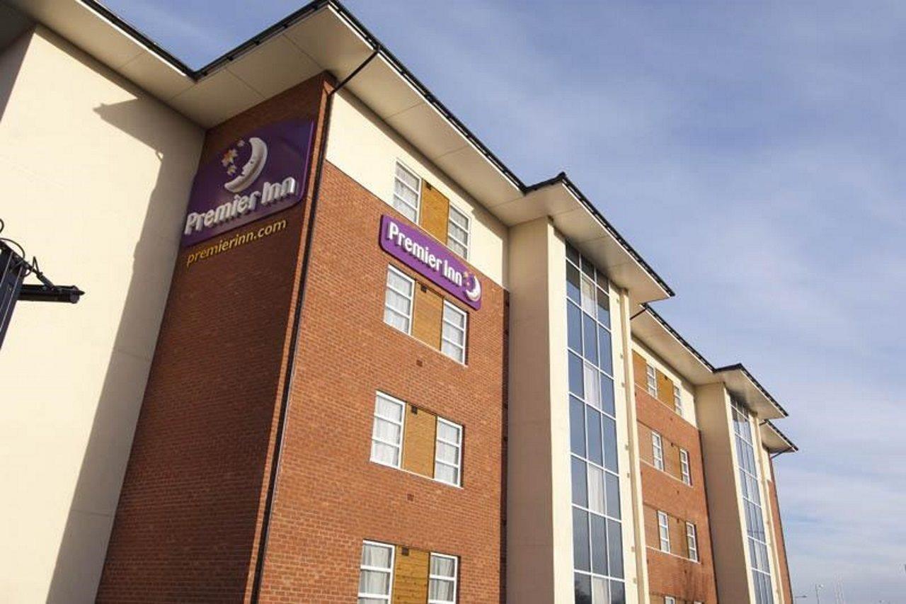 Premier Inn Burton On Trent Central Exterior photo